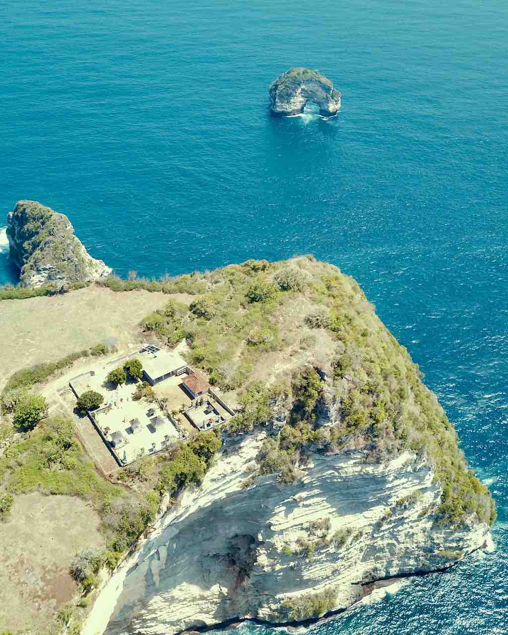 Banah Cliff Batu Bolong Nusa Penida Bali