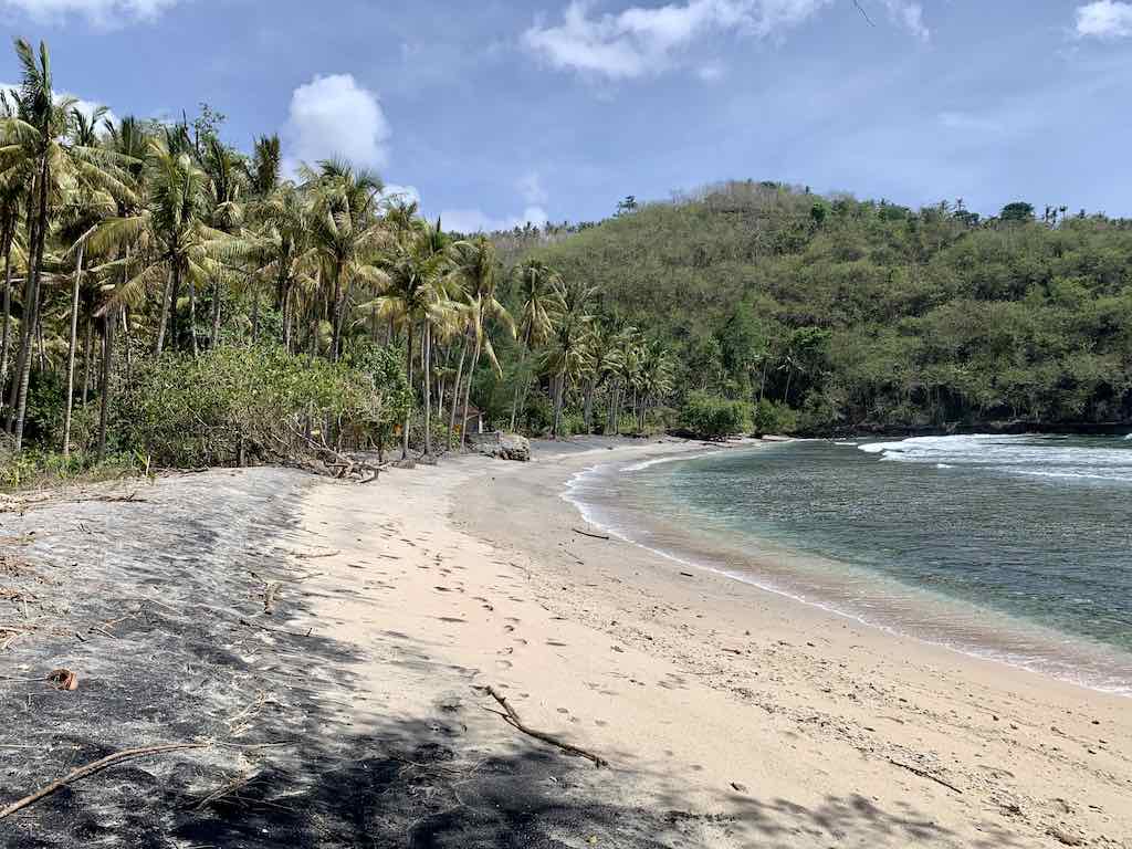 Pantai Gamat Bay Beach Nusa Penida Bali