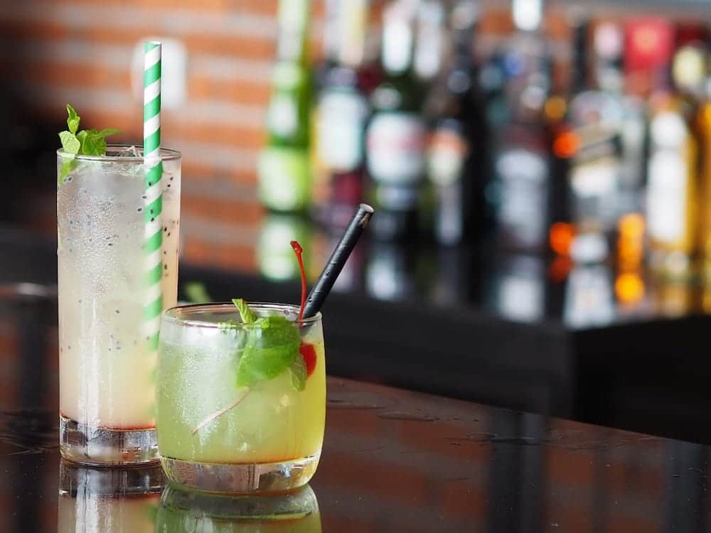 Amok sunset bar restaurant cocktail happy hour nusa penida