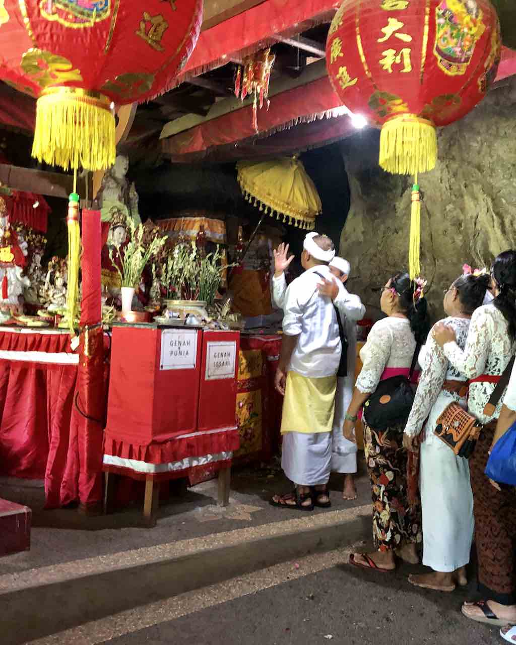 Pura Goa Giri Putri Nusa Penida Bali Indonesia