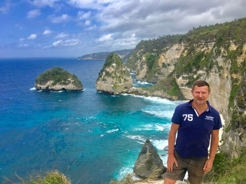 Di depan Pantai Diamond Beach Nusa Penida Bali
