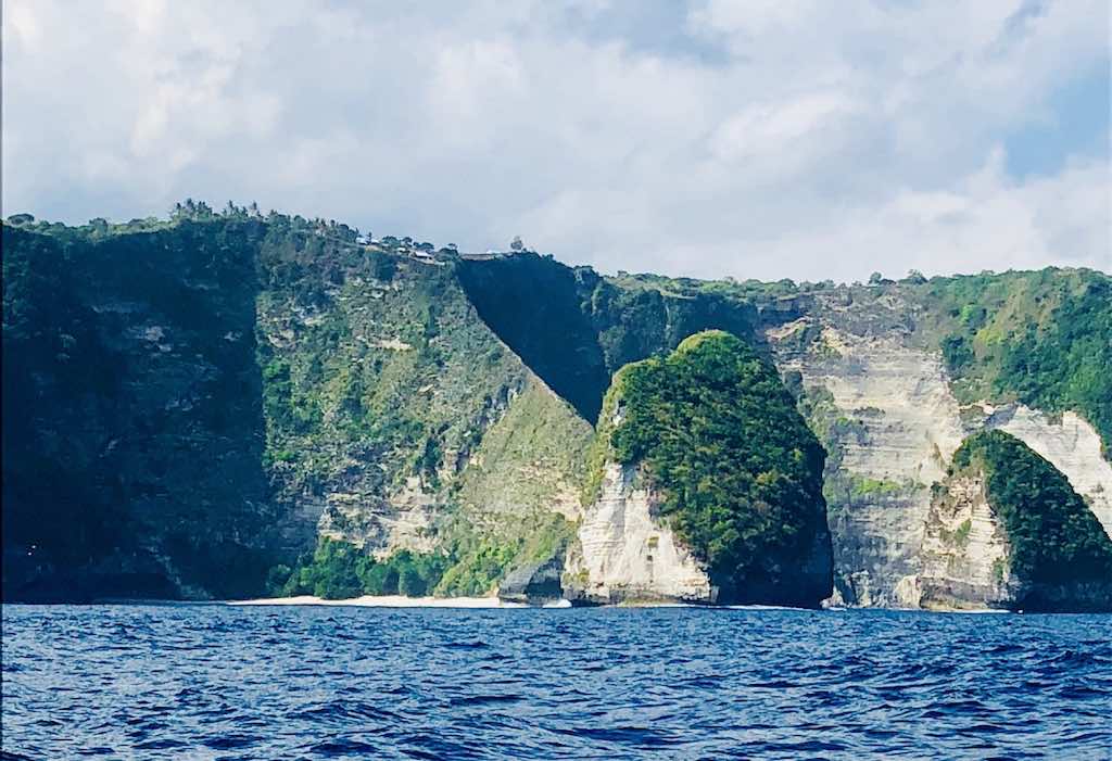 Pantai Kelingking dari laut Nusa penida Bali