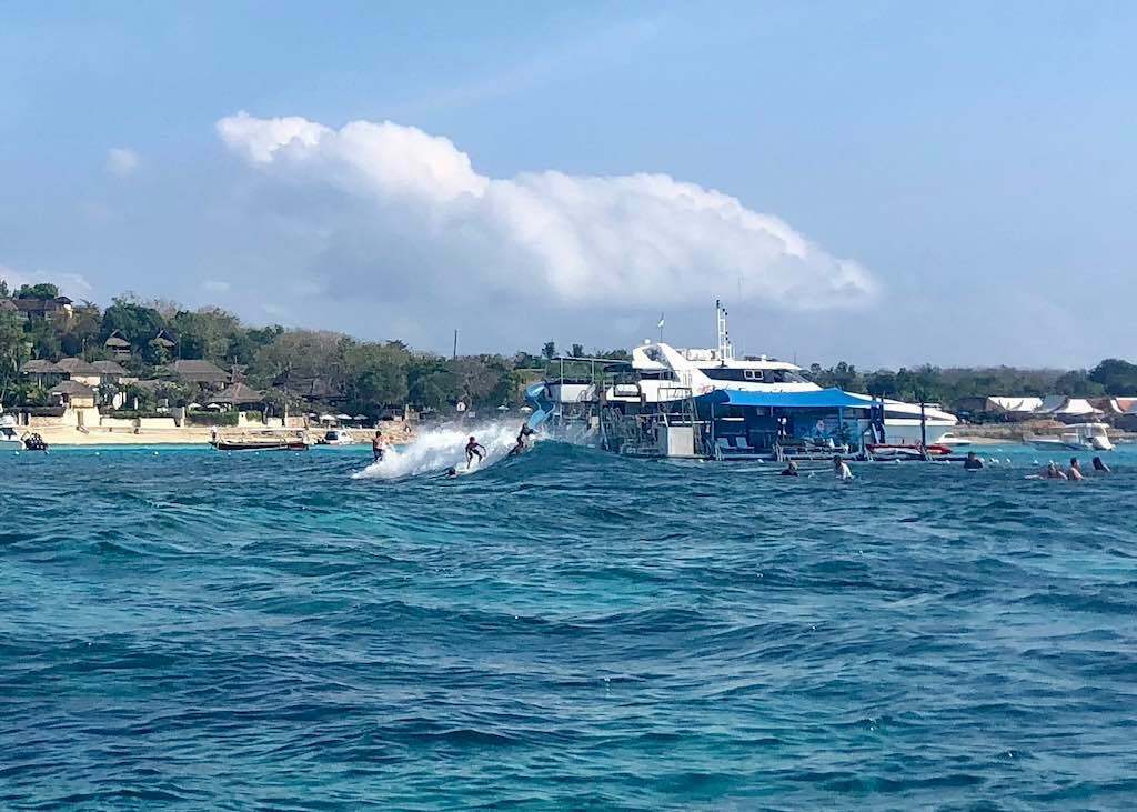 Nusa Lembongan or Nusa Penida Bali Surf