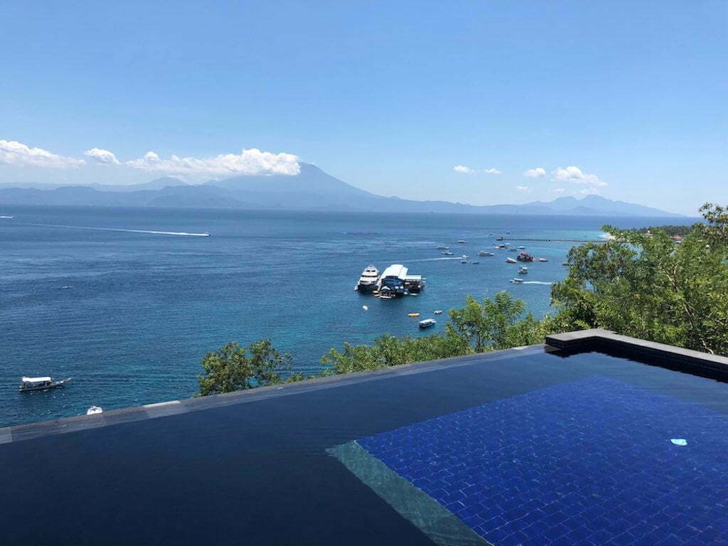 infinity pool of Adiwana Warnakali PADI 5 star dive