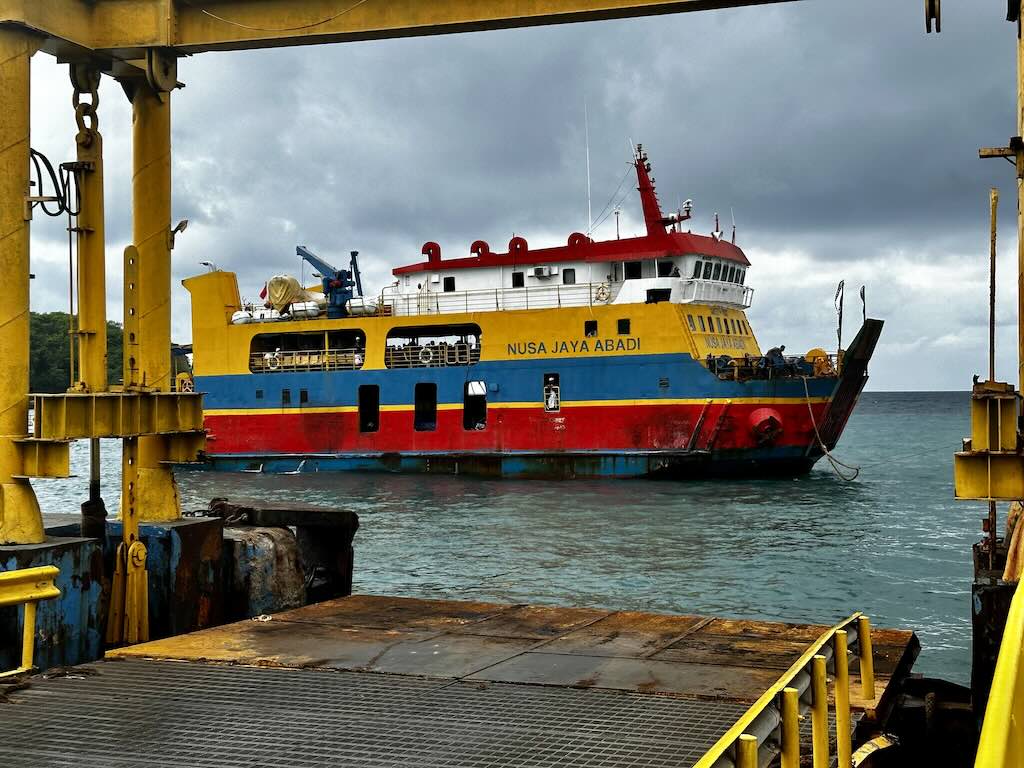 how to get to nusa penida with ferry boat from padang bai