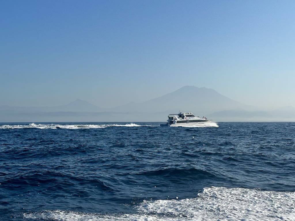 how to get to nusa lembongan from bali on the way
